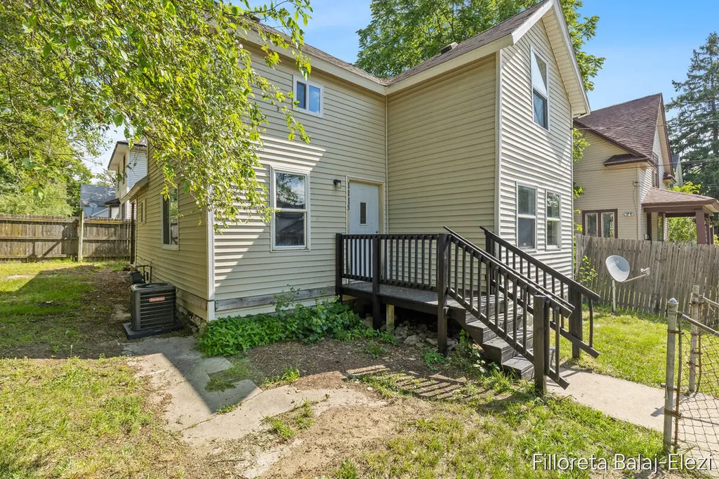 1115 Baxter Street SE Grand Rapids City MI 49507