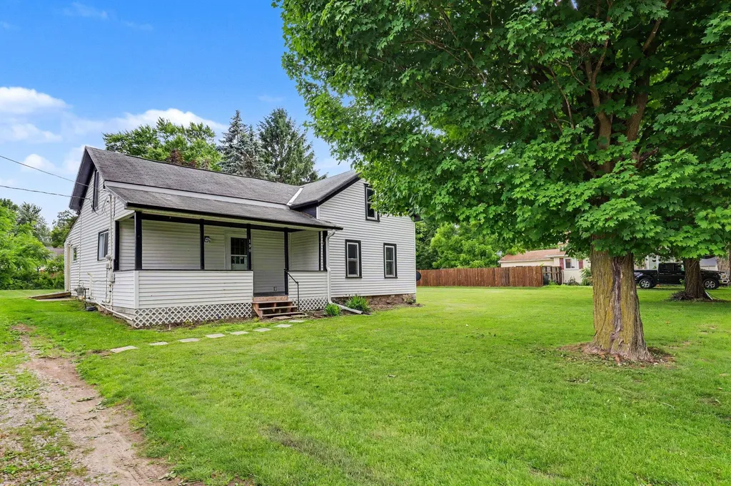 190 E Cross Street Unknown City MI 48815