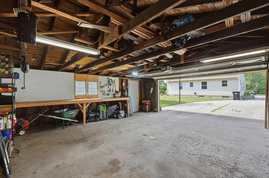 1626 Royal Oak Street SW Wyoming City MI 49519