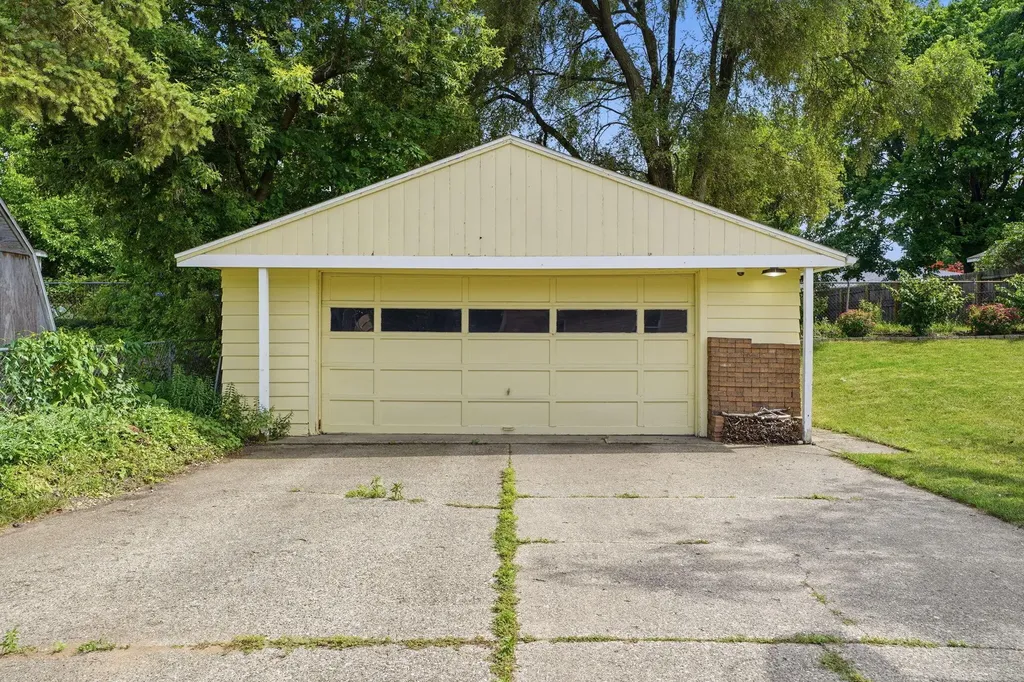 1626 Royal Oak Street SW Wyoming City MI 49519