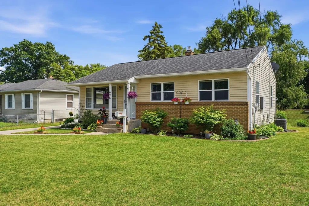 1626 Royal Oak Street SW Wyoming City MI 49519
