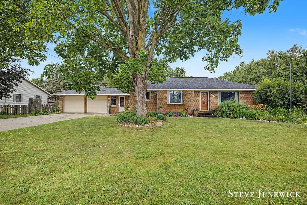 8261 Cottonwood Drive Georgetown Charter Township MI 49428