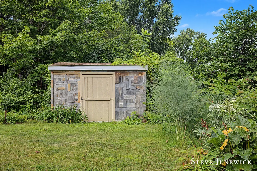 8261 Cottonwood Drive Georgetown Charter Township MI 49428