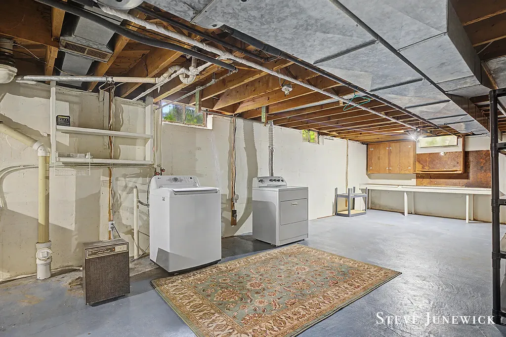 8261 Cottonwood Drive Georgetown Charter Township MI 49428