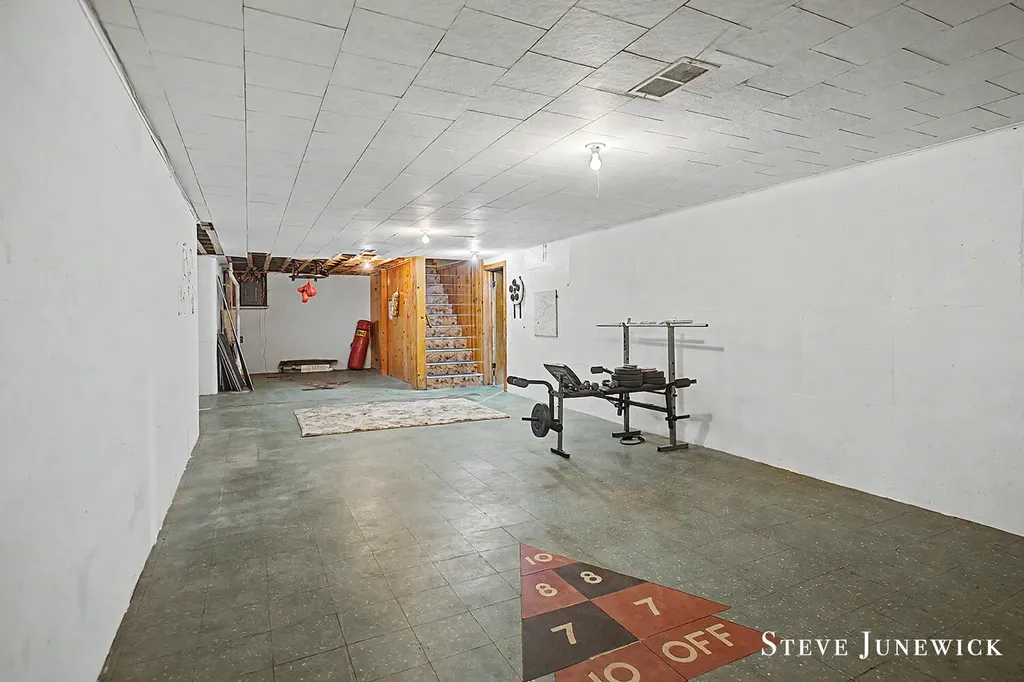 8261 Cottonwood Drive Georgetown Charter Township MI 49428