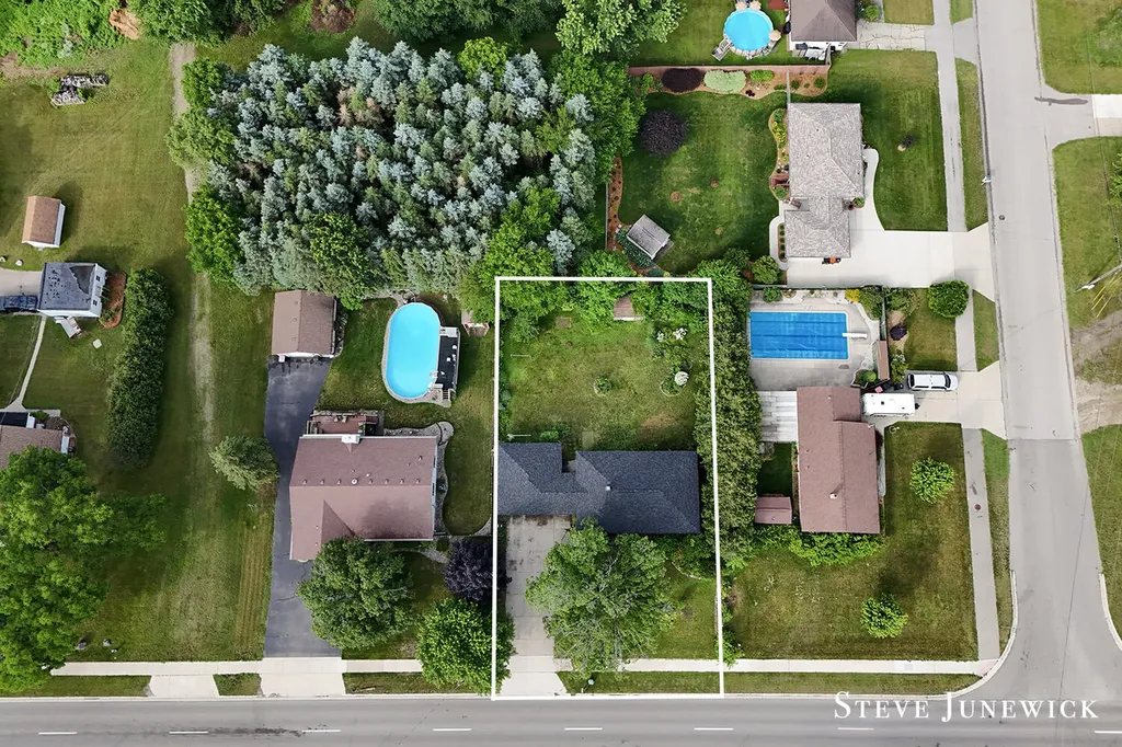 8261 Cottonwood Drive Georgetown Charter Township MI 49428