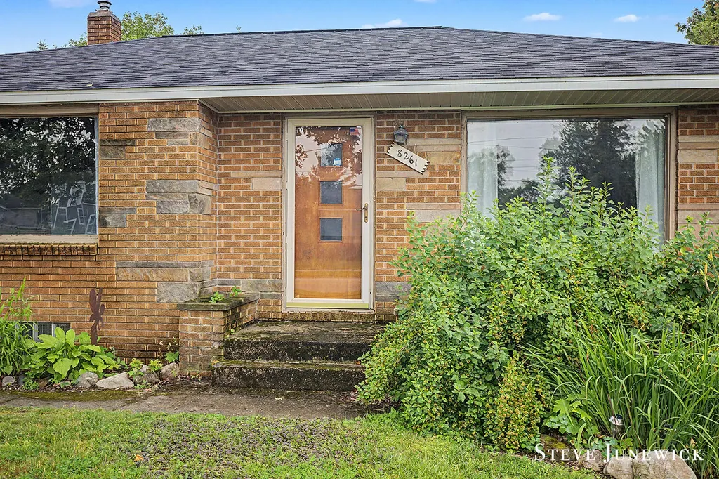 8261 Cottonwood Drive Georgetown Charter Township MI 49428