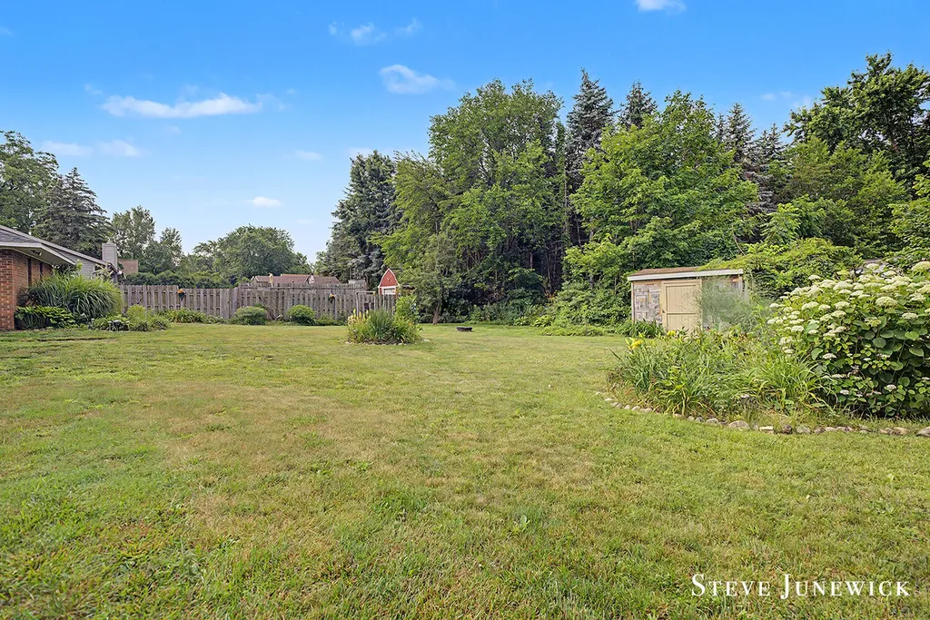 8261 Cottonwood Drive Georgetown Charter Township MI 49428