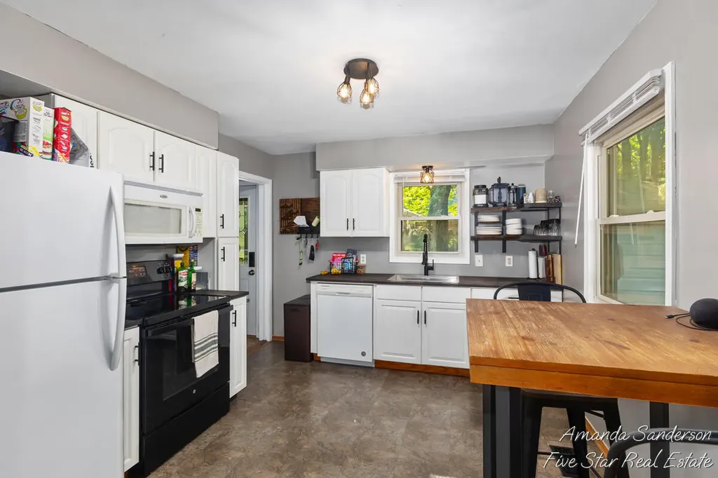 3746 Raven Avenue SW Wyoming City MI 49509