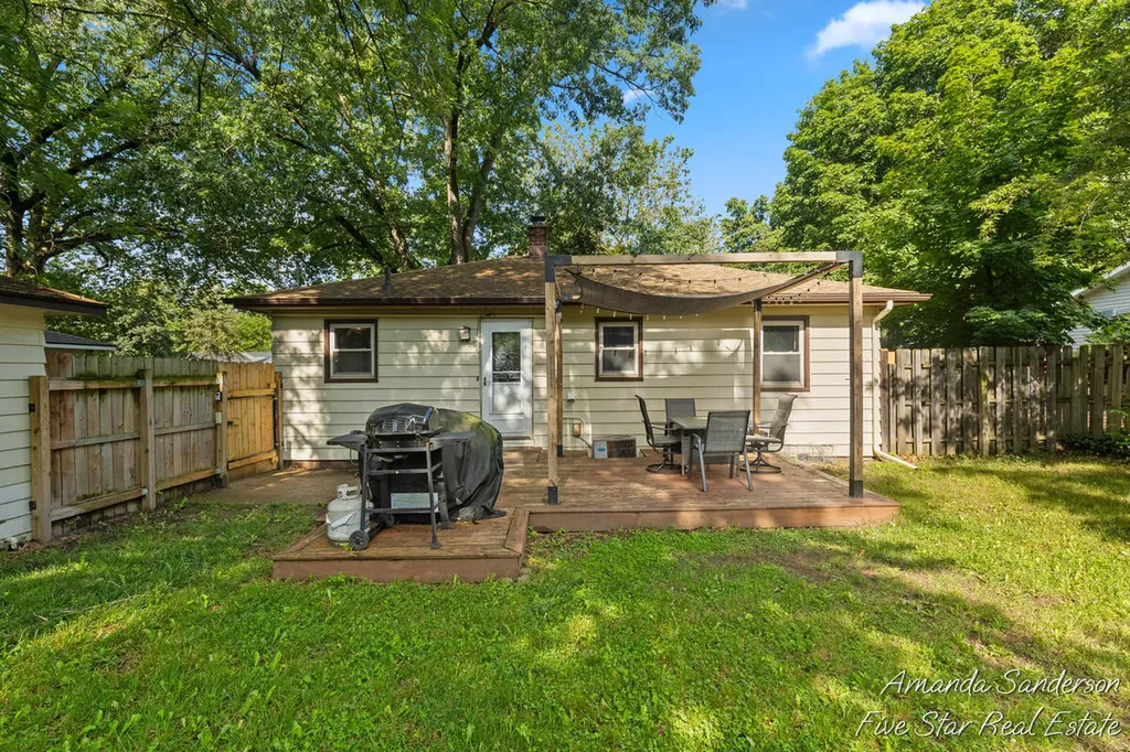 3746 Raven Avenue SW Wyoming City MI 49509