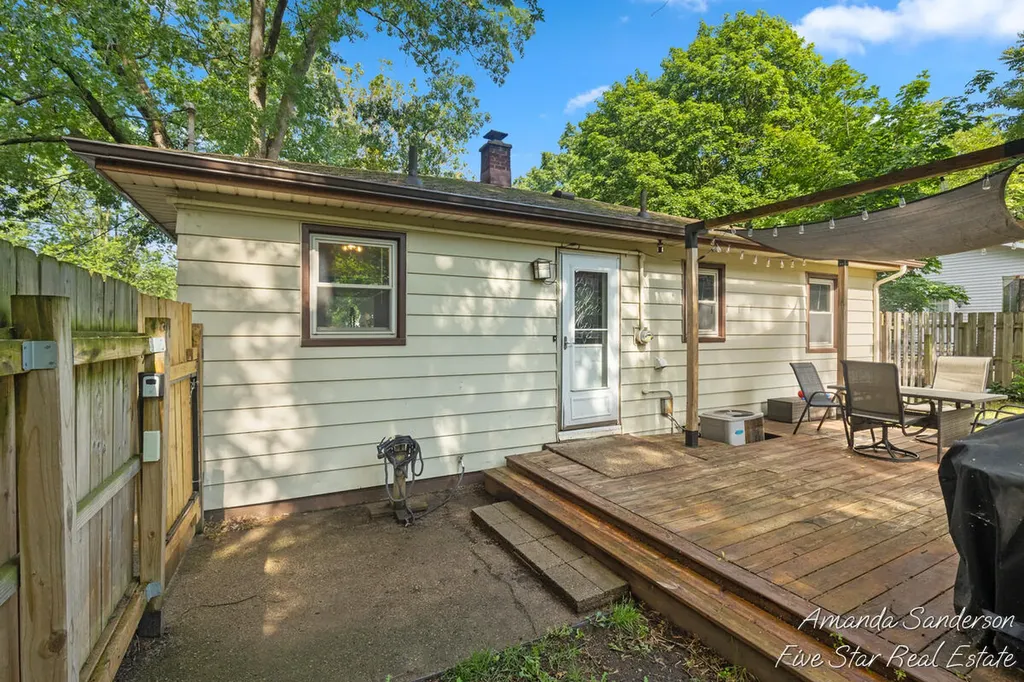 3746 Raven Avenue SW Wyoming City MI 49509