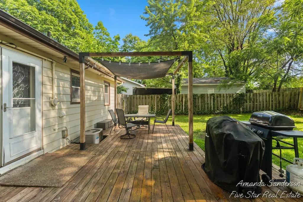 3746 Raven Avenue SW Wyoming City MI 49509