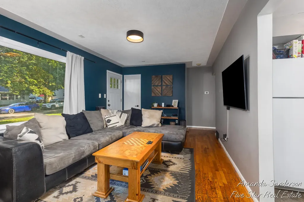 3746 Raven Avenue SW Wyoming City MI 49509