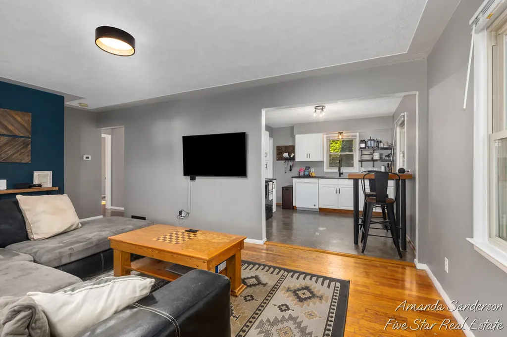 3746 Raven Avenue SW Wyoming City MI 49509