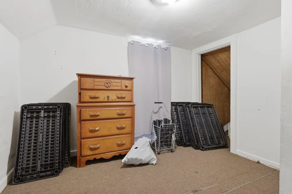 612 Baker Street Lansing City MI 48910