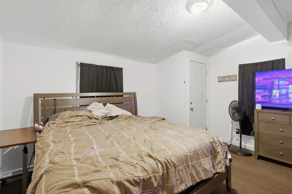 612 Baker Street Lansing City MI 48910