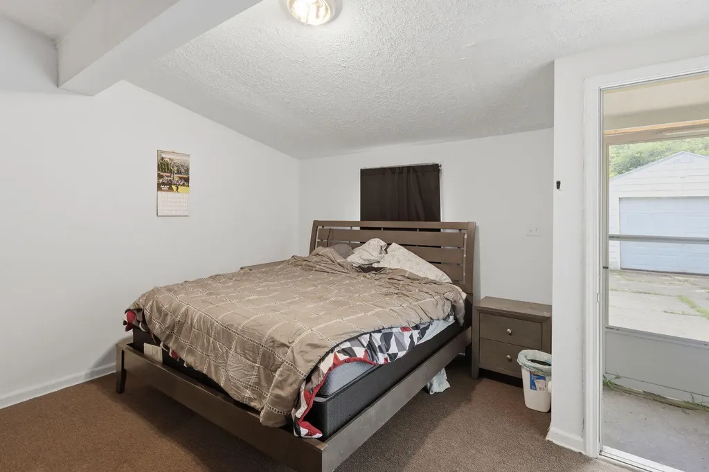 612 Baker Street Lansing City MI 48910