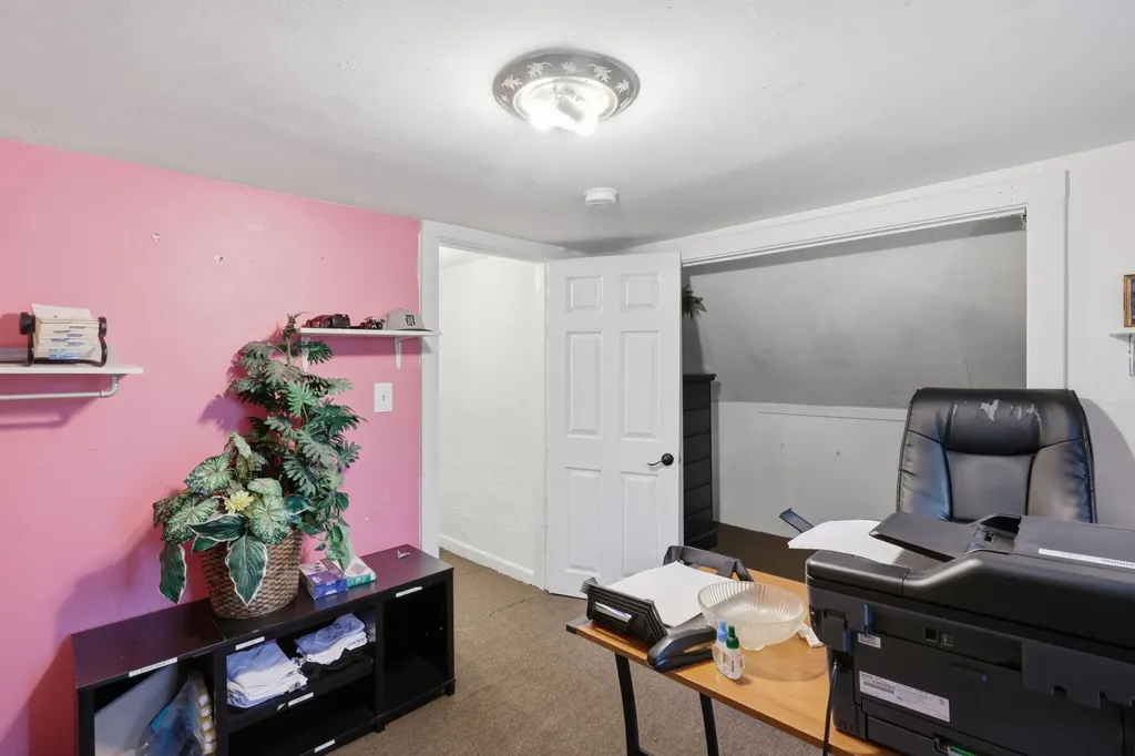 612 Baker Street Lansing City MI 48910