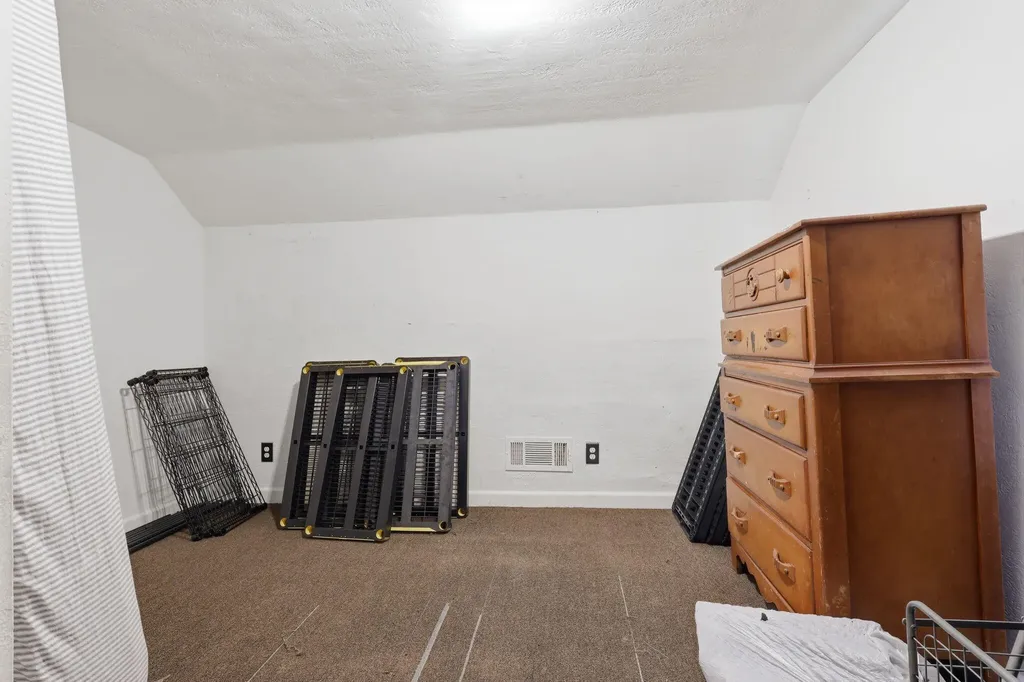 612 Baker Street Lansing City MI 48910