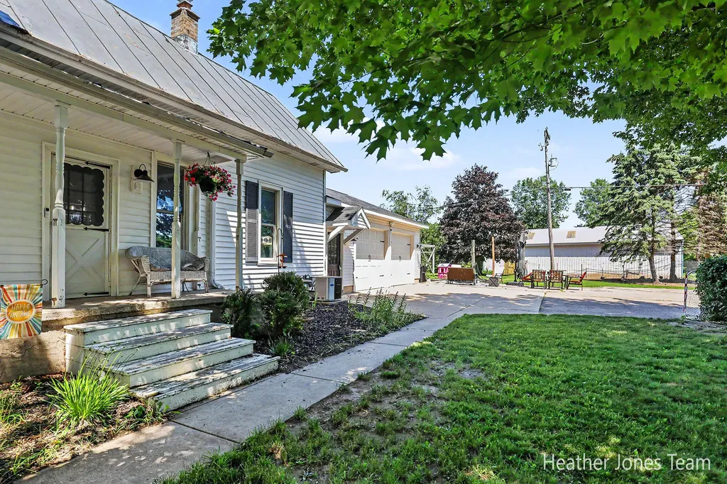 8960 Myers Lake Avenue NE Courtland Township MI 49341