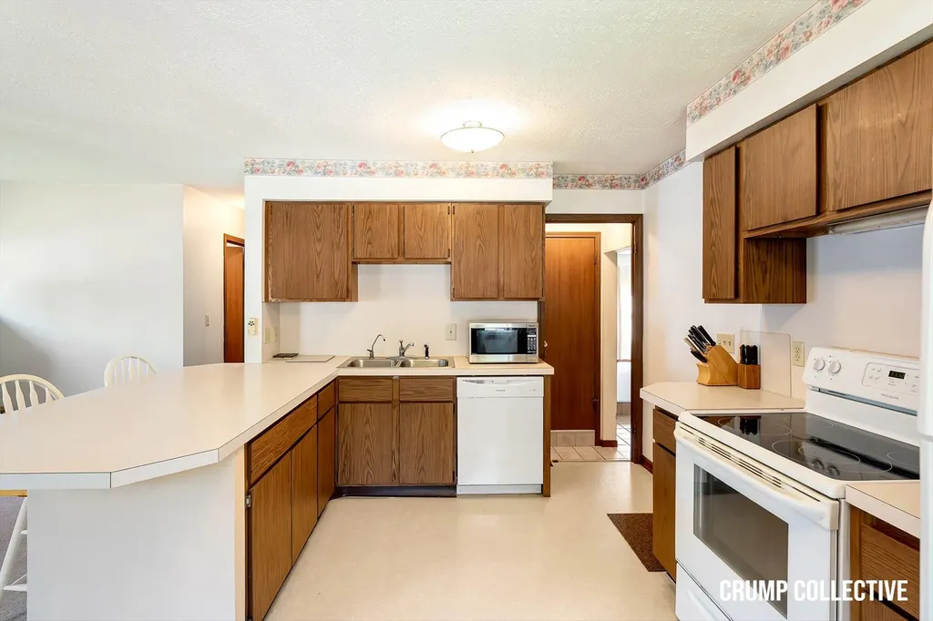 3410 Benjamin Avenue NE Grand Rapids City MI 49525
