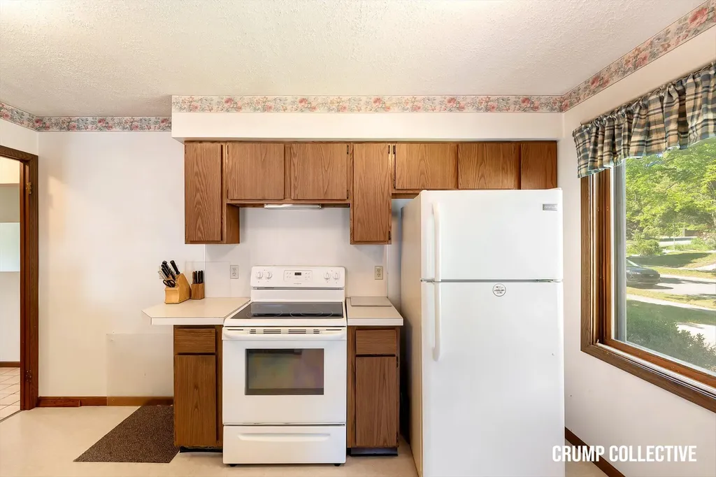 3410 Benjamin Avenue NE Grand Rapids City MI 49525