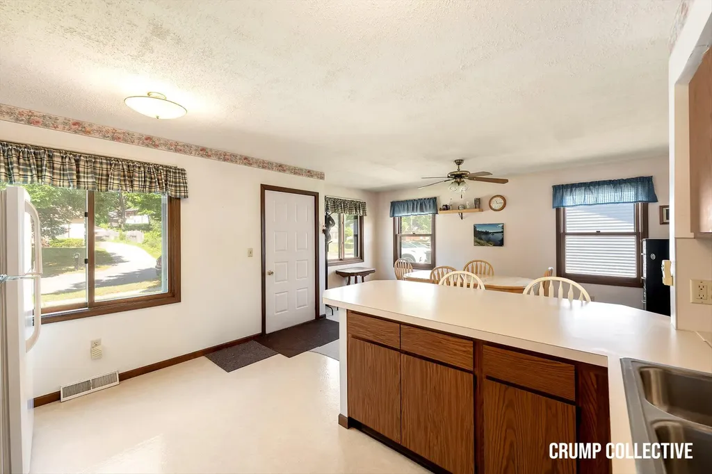 3410 Benjamin Avenue NE Grand Rapids City MI 49525
