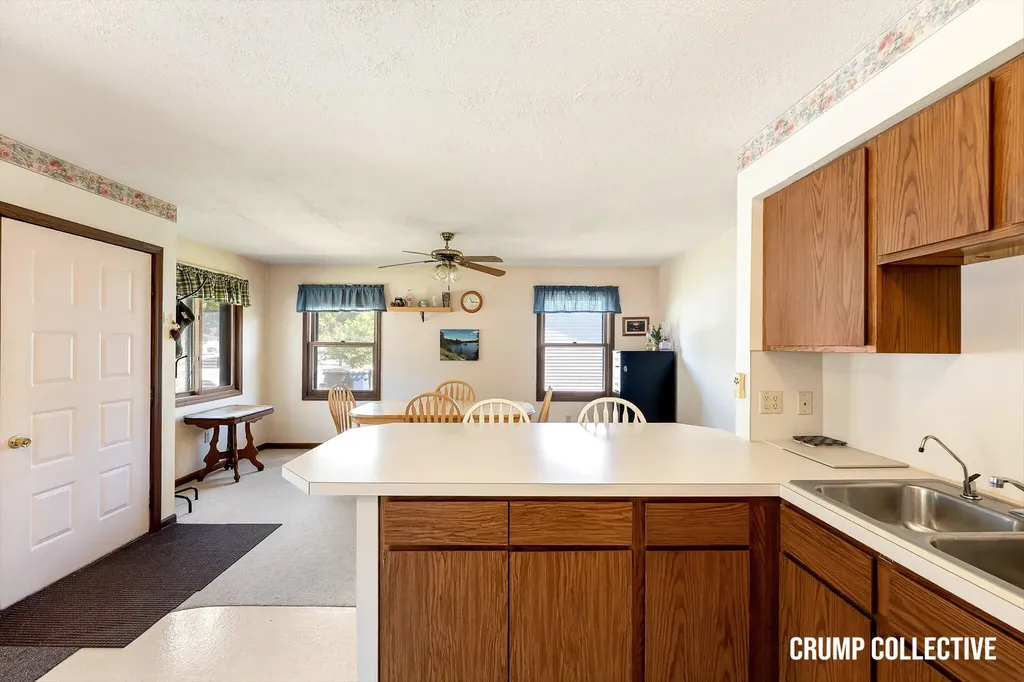 3410 Benjamin Avenue NE Grand Rapids City MI 49525