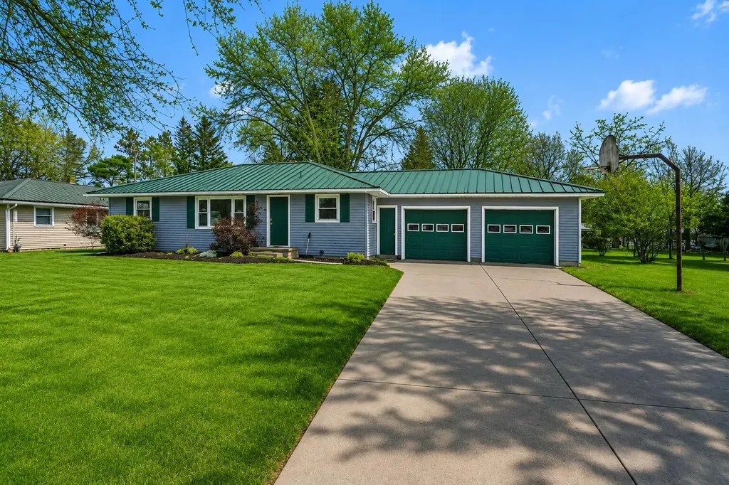 818 N Main Street Osceola Township MI 49631