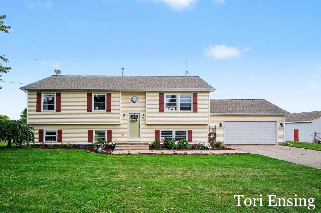 9137 Peterson Street NE Courtland Township MI 49341