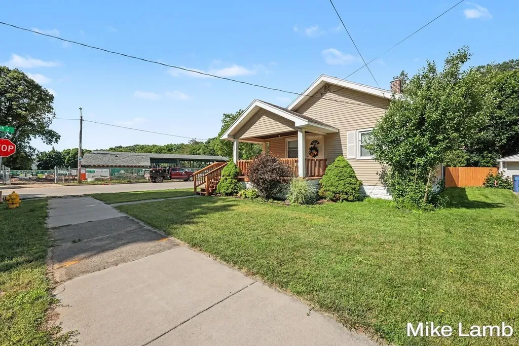 735 Van Buren Avenue NW Grand Rapids City MI 49504