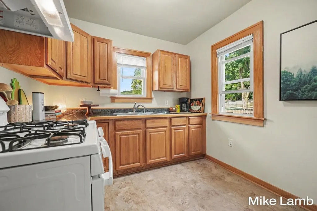 735 Van Buren Avenue NW Grand Rapids City MI 49504