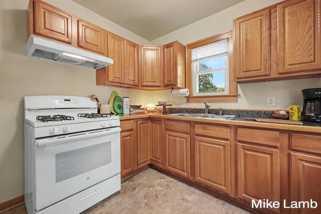 735 Van Buren Avenue NW Grand Rapids City MI 49504