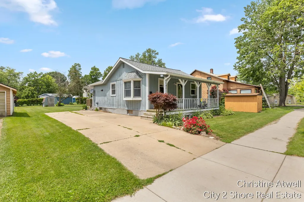 1321 Pearl Street Lake Odessa Village MI 48849