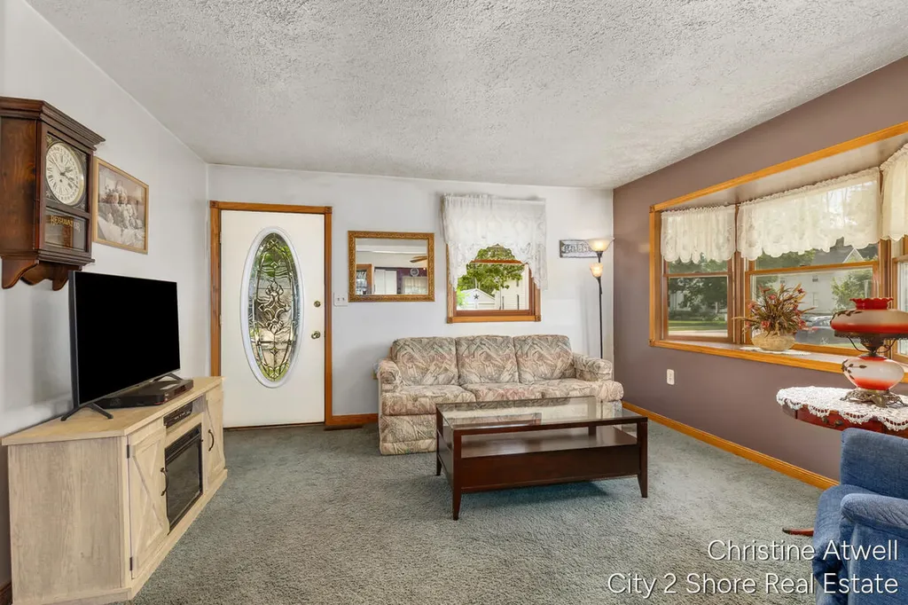 1321 Pearl Street Lake Odessa Village MI 48849