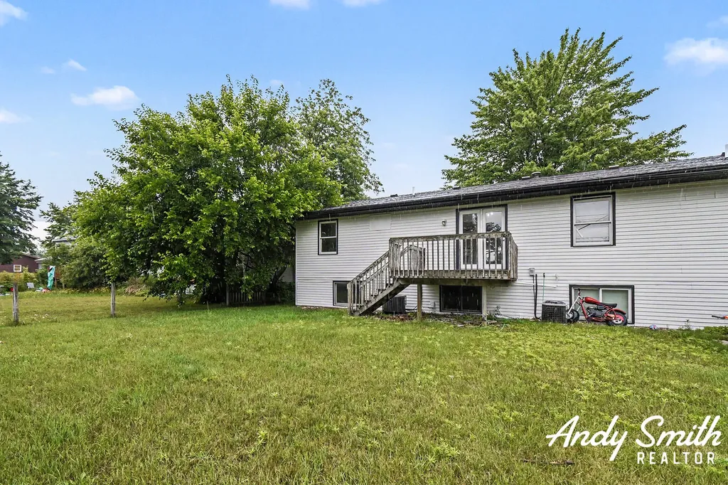 400-402 60th Street SE Gaines Charter Township MI 49548