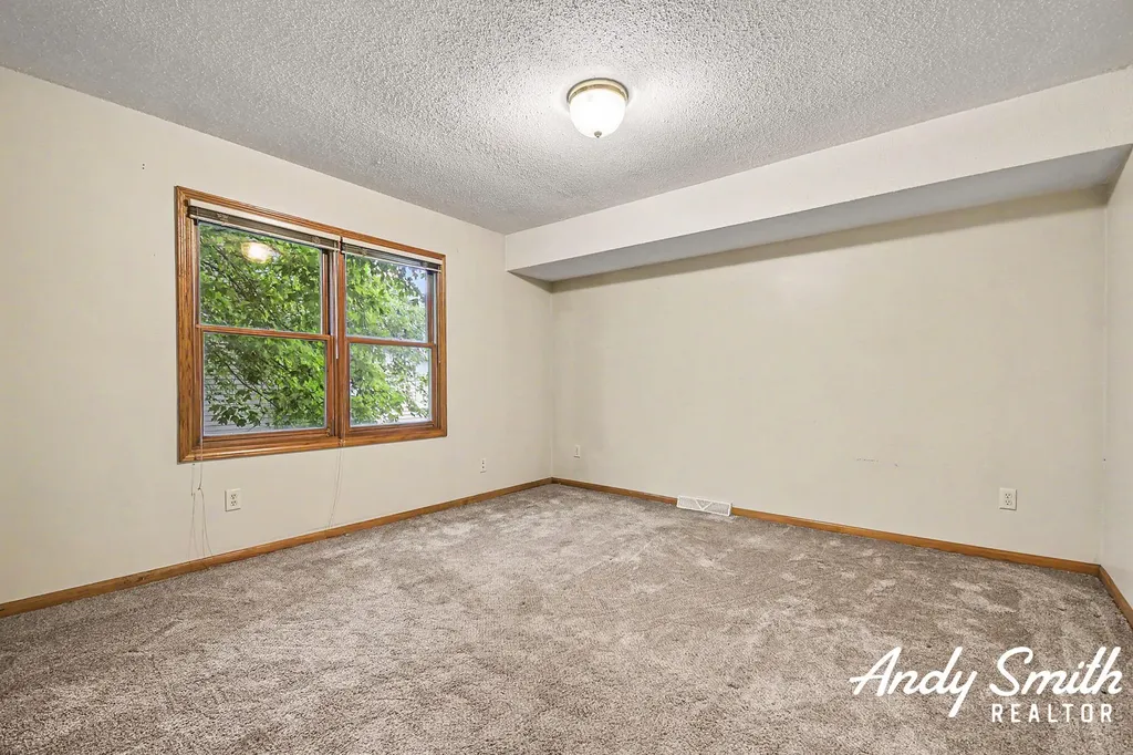 400-402 60th Street SE Gaines Charter Township MI 49548