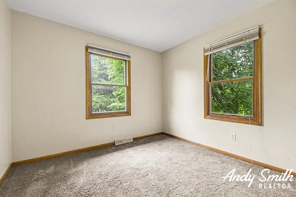 400-402 60th Street SE Gaines Charter Township MI 49548