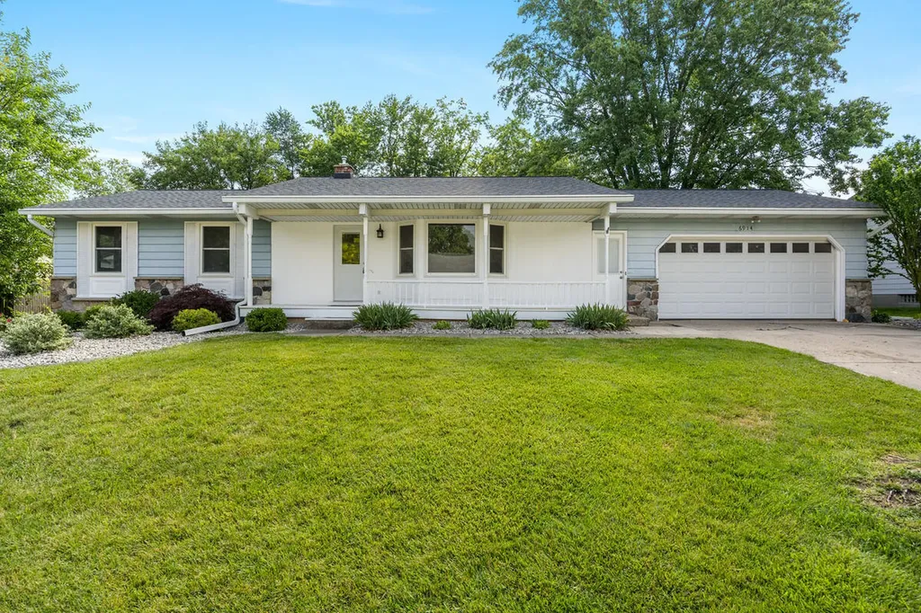 6914 Brooklyn Avenue SE Gaines Charter Township MI 49508