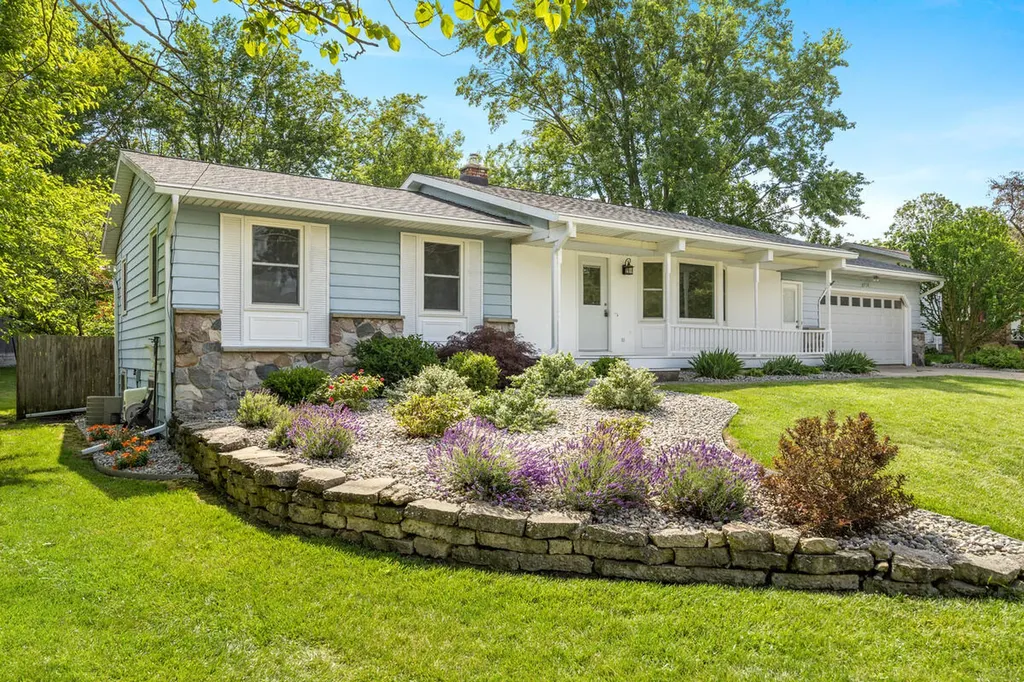 6914 Brooklyn Avenue SE Gaines Charter Township MI 49508