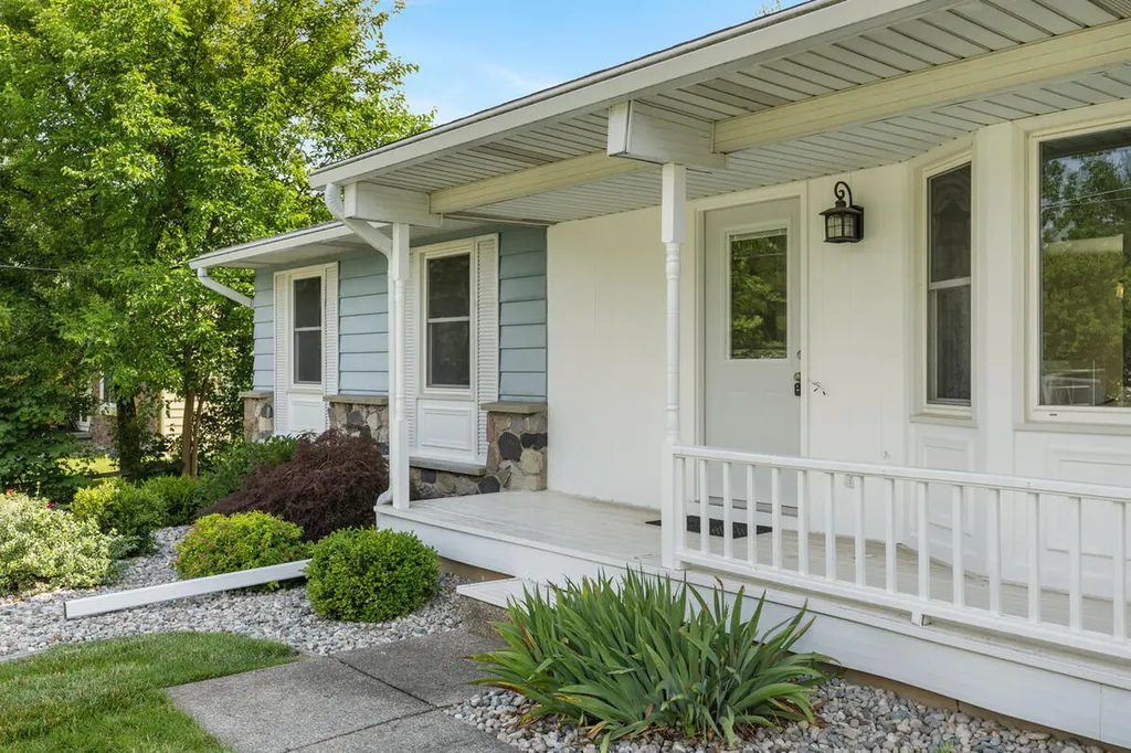 6914 Brooklyn Avenue SE Gaines Charter Township MI 49508