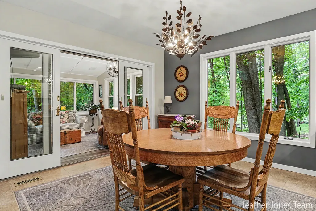 10288 Hathaway Drive Eureka Township MI 48838