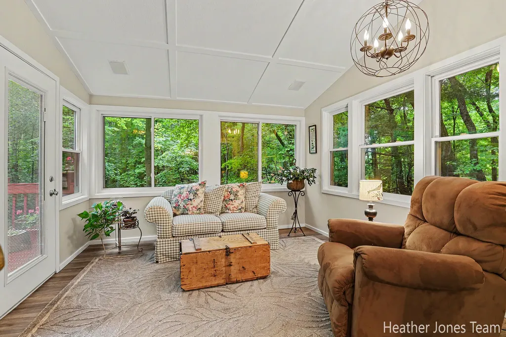 10288 Hathaway Drive Eureka Township MI 48838