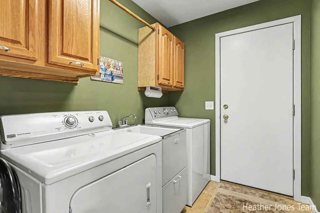 10288 Hathaway Drive Eureka Township MI 48838