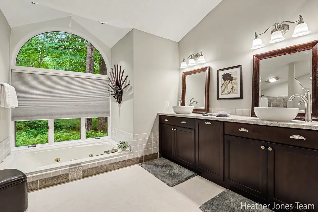 10288 Hathaway Drive Eureka Township MI 48838