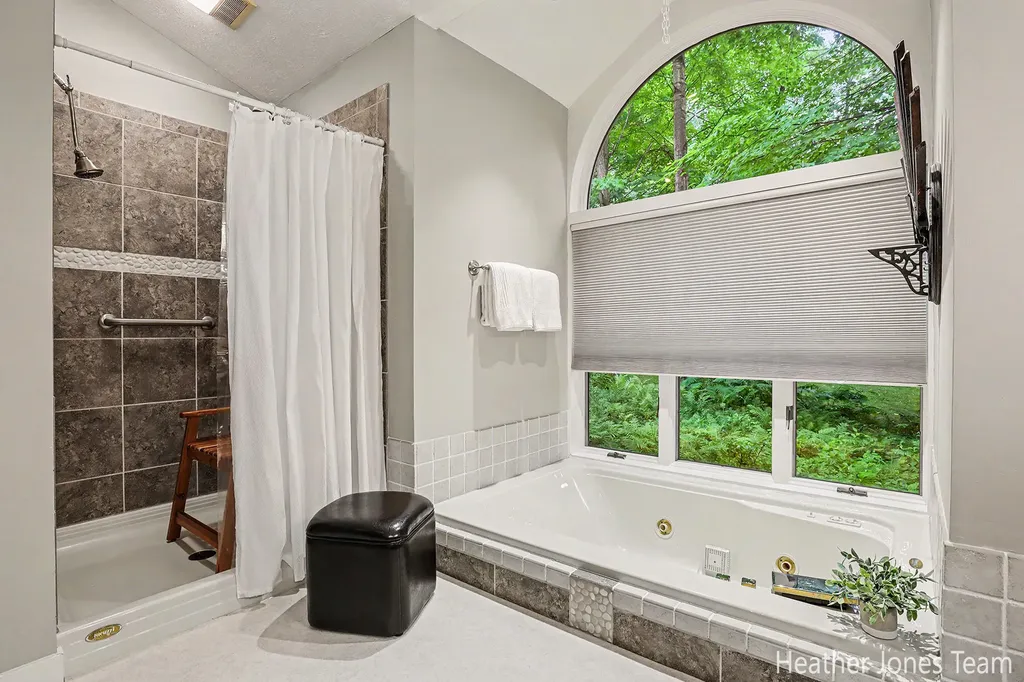 10288 Hathaway Drive Eureka Township MI 48838