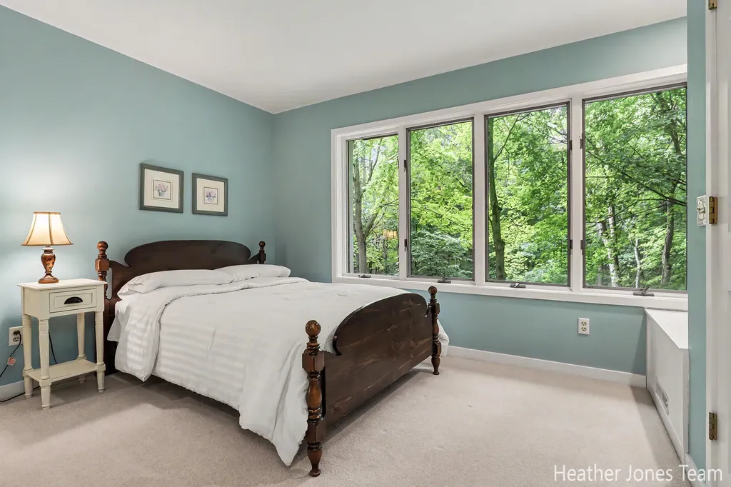 10288 Hathaway Drive Eureka Township MI 48838