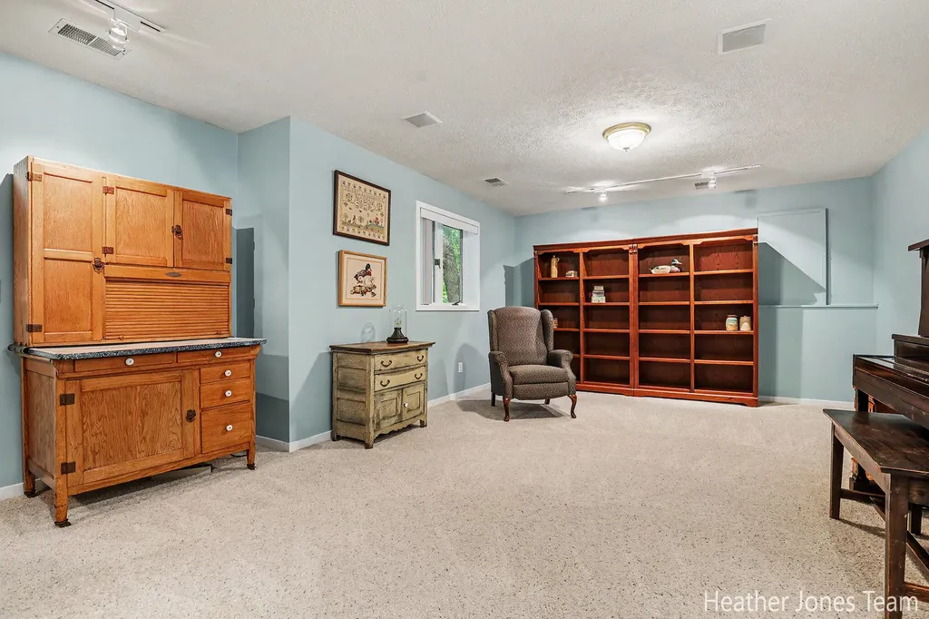 10288 Hathaway Drive Eureka Township MI 48838