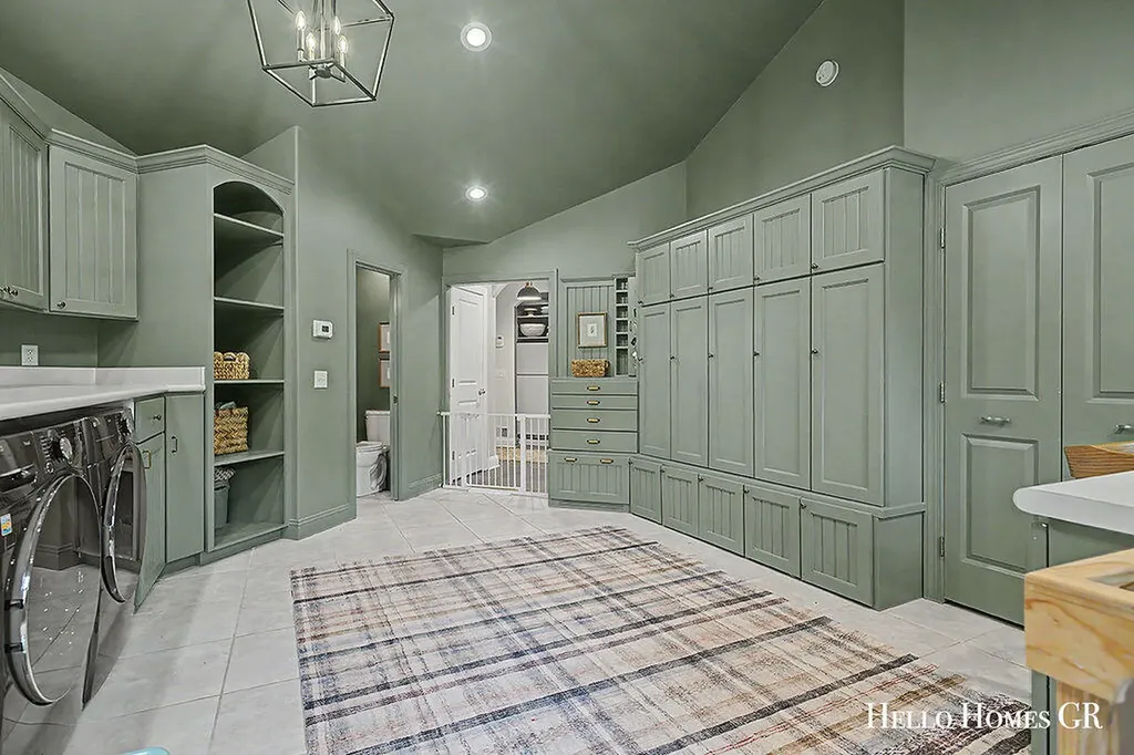 5327 Canyon River Drive NE Cannon Township MI 49301