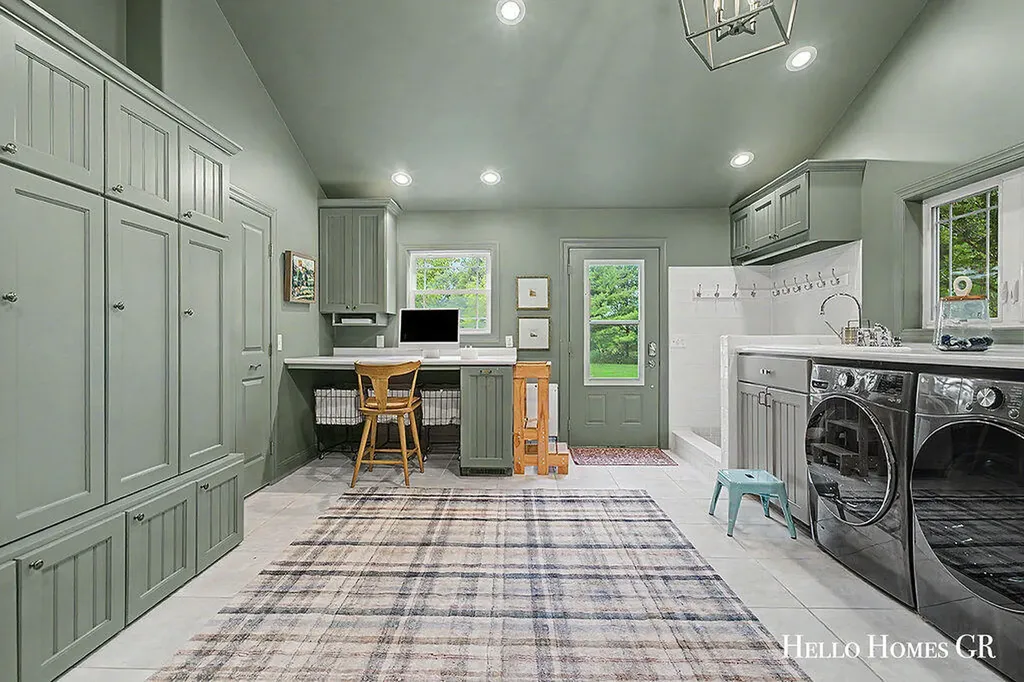 5327 Canyon River Drive NE Cannon Township MI 49301